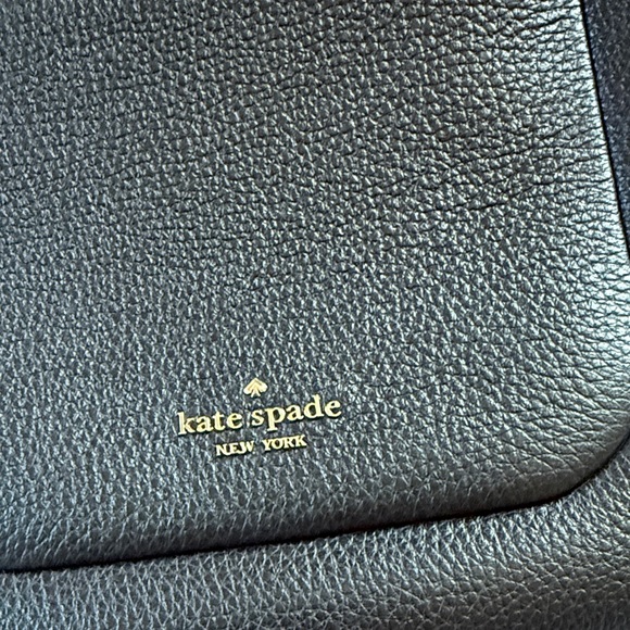 Kate Spade Lelia Zip Top Black Pebbled Leather Purse/ Crossbody LIKE NEW - Picture 5 of 16